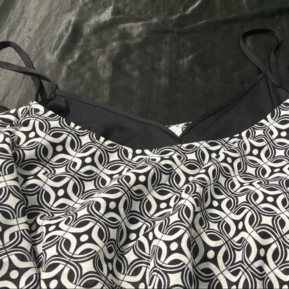 Dressbarn Black and White Geometric Dress - Picture 6 of 8